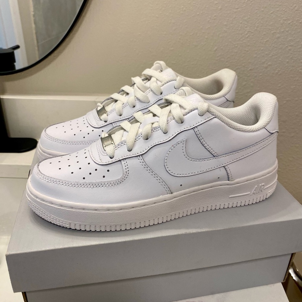 Nike Air Force 1 LE (Brand New)